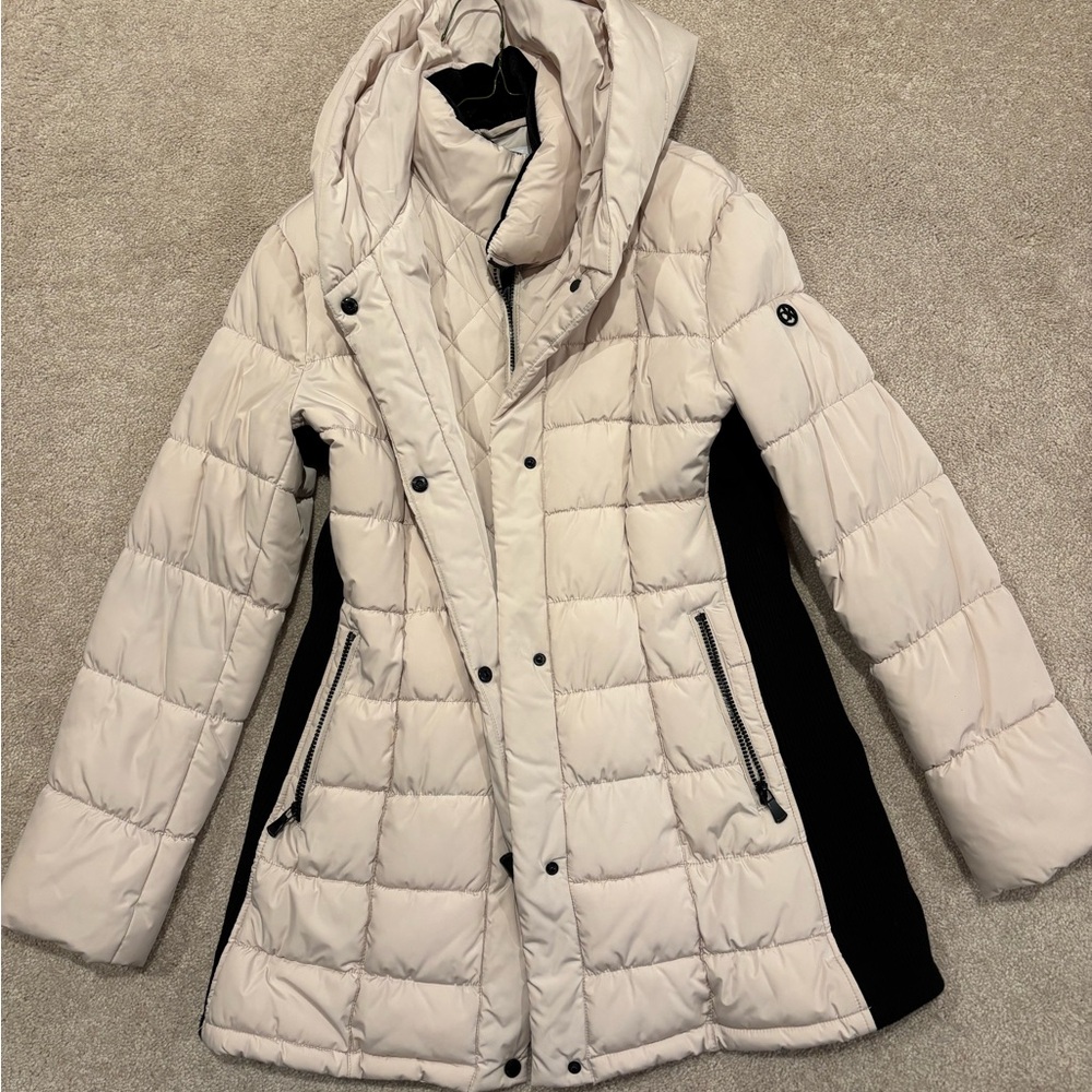 Calvin Klein Women’s Cream Puffer Coat